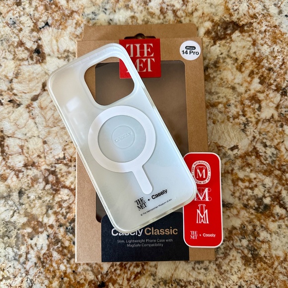 THE MET + CASELY | Limited Edition The Great Wave Case for iPhone 14 Pro - Picture 5 of 6